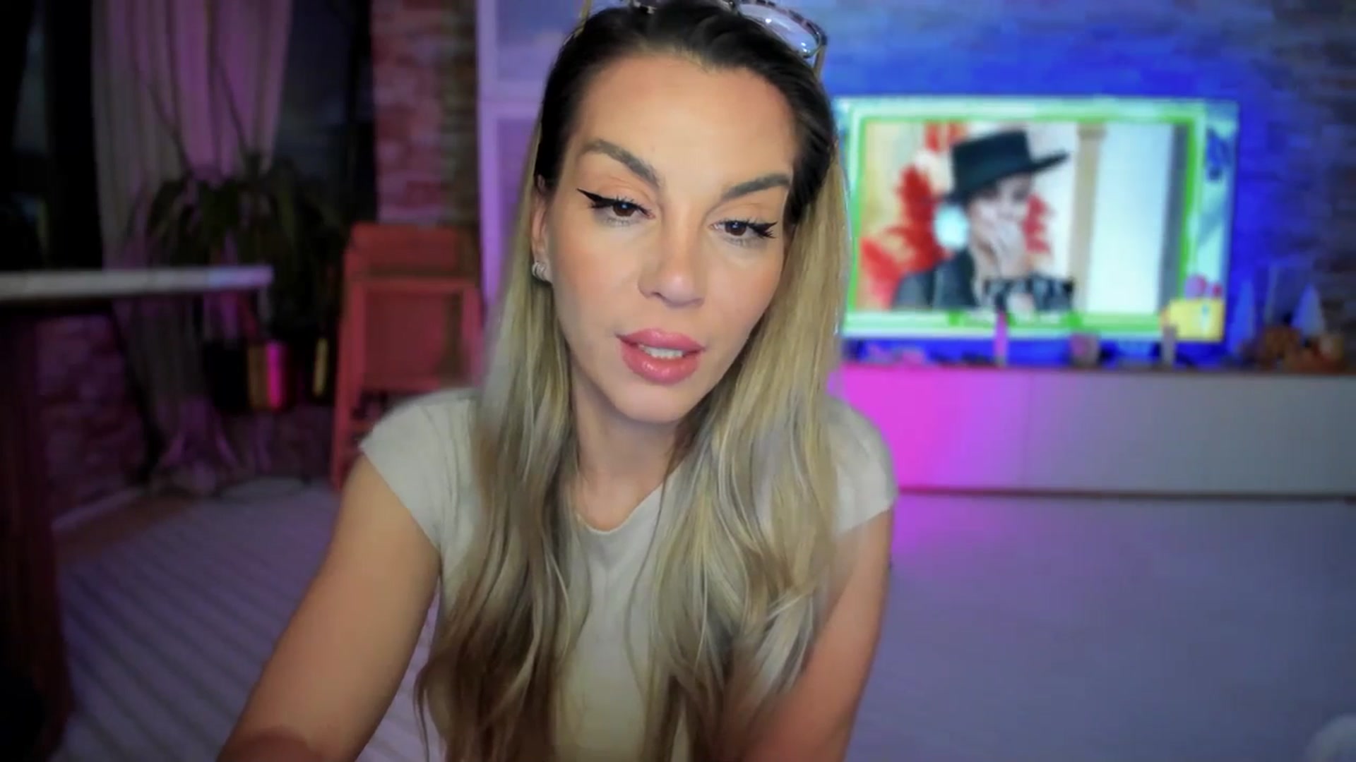 Gallery image thumbnail from Alesia_'s myfreecams stream on, 04/25/2025, 24:57 image 20 of 20