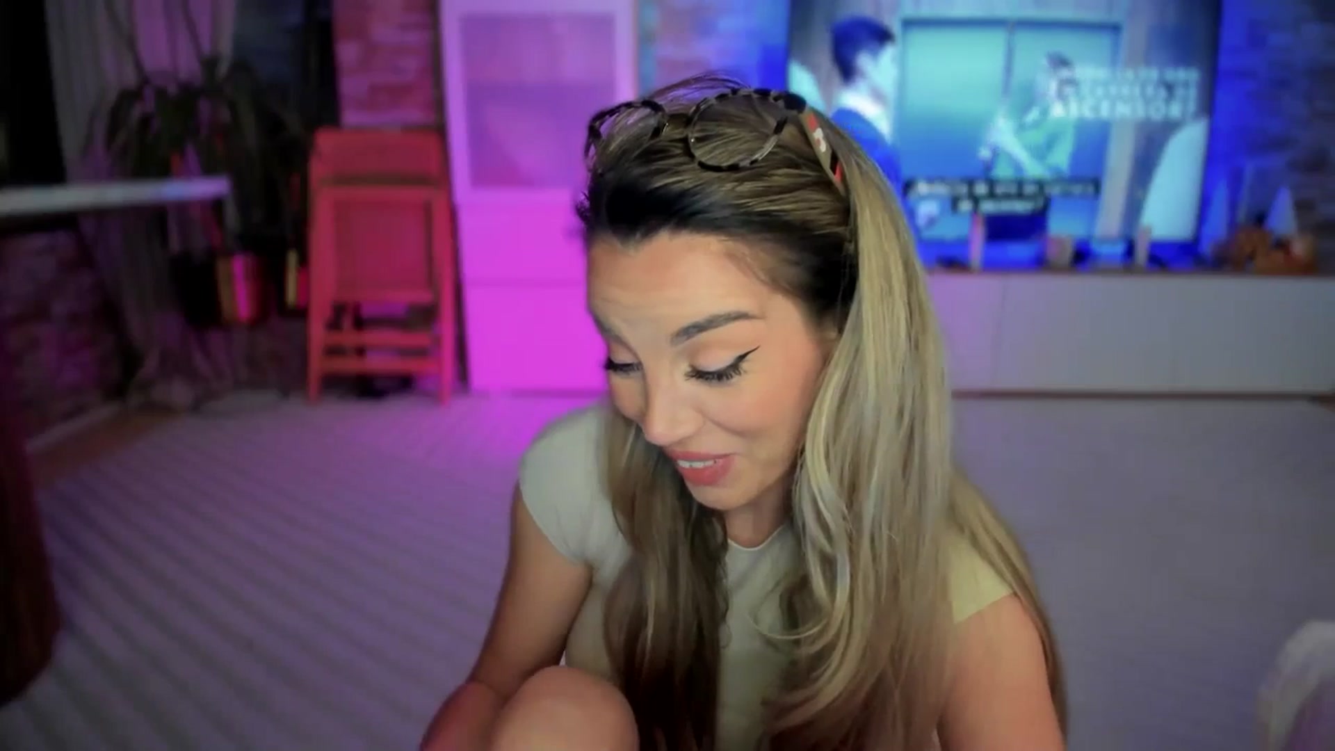 Gallery image thumbnail from Alesia_'s myfreecams stream on, 04/25/2025, 24:57 image 14 of 20