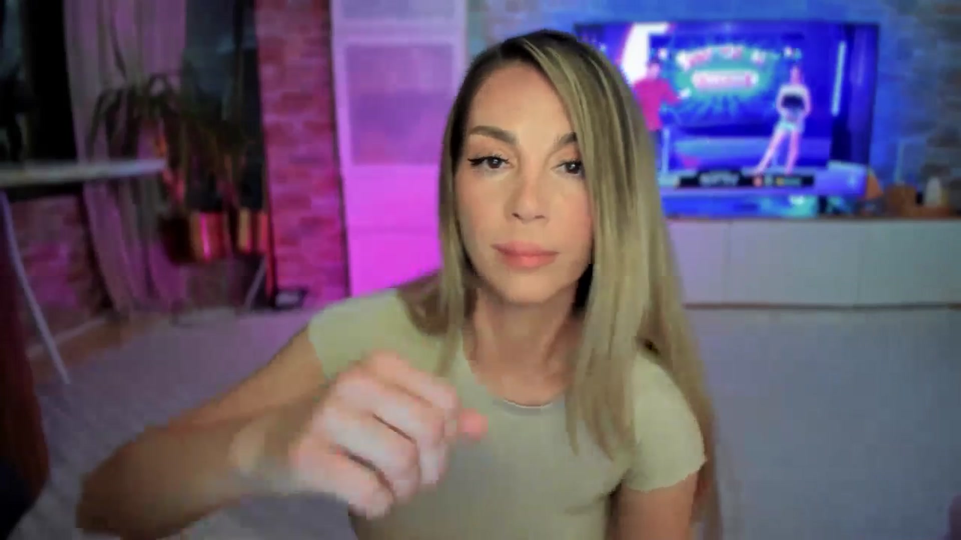 Gallery image thumbnail from Alesia_'s myfreecams stream on, 05/05/2025, 24:22 image 6 of 20