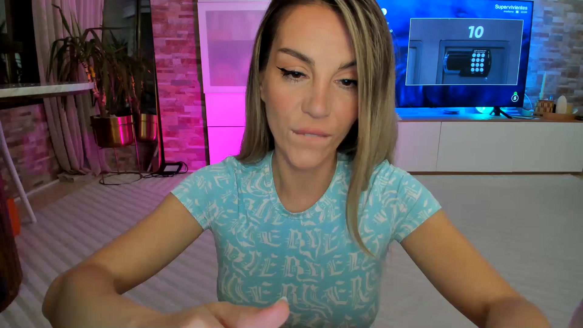 Gallery image thumbnail from Alesia_'s myfreecams stream on, 05/07/2025, 23:30 image 20 of 20