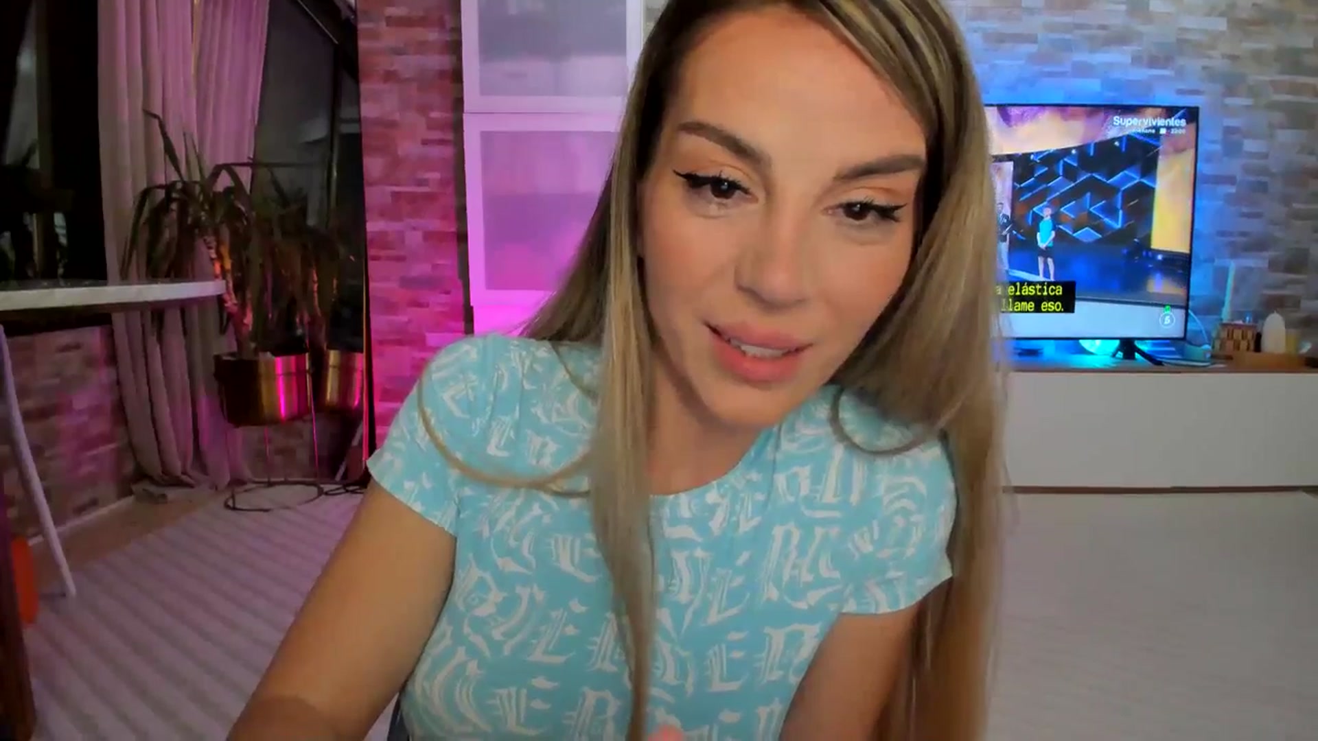 Gallery image thumbnail from Alesia_'s myfreecams stream on, 05/07/2025, 23:30 image 17 of 20