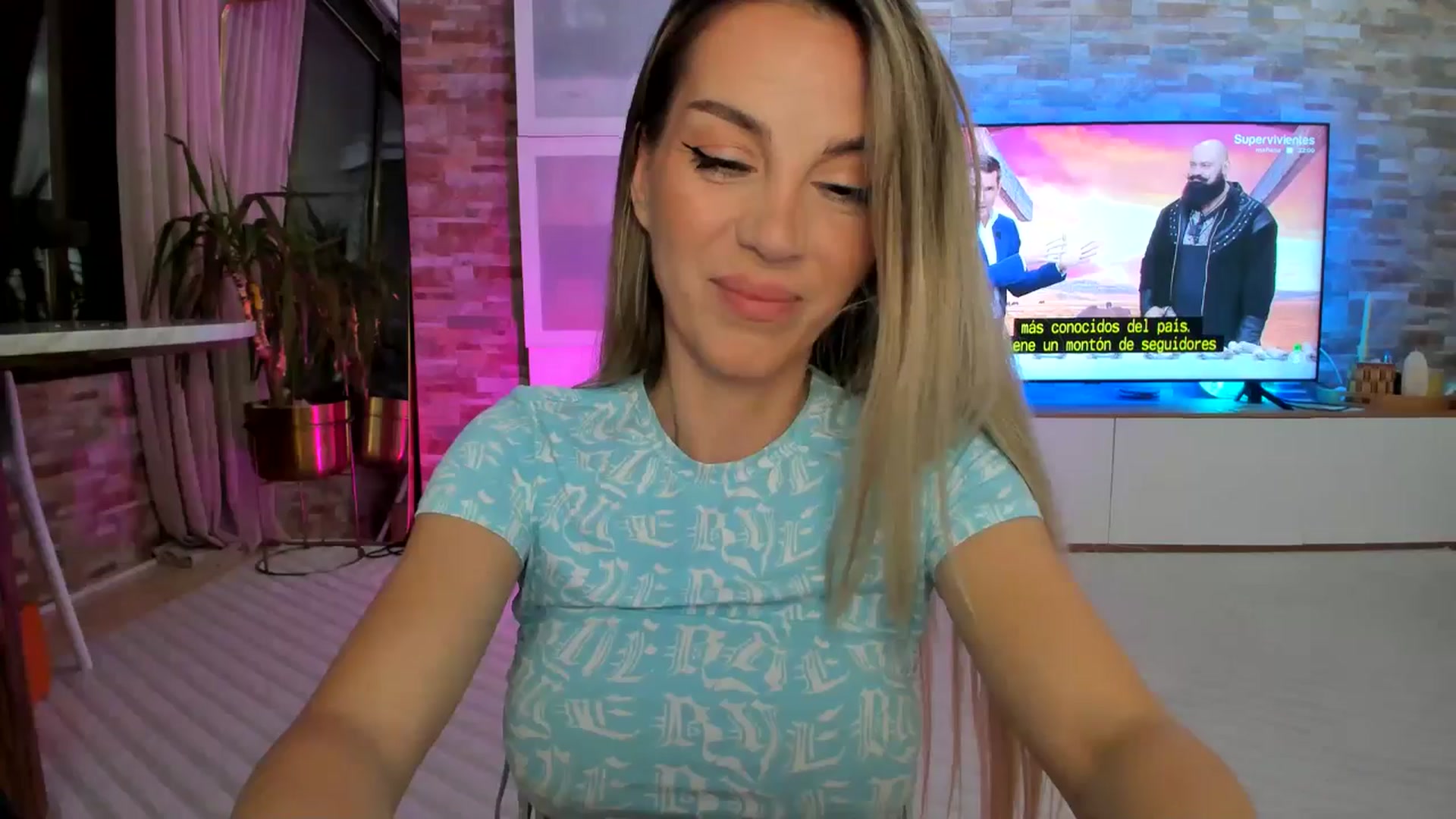 Gallery image thumbnail from Alesia_'s myfreecams stream on, 05/07/2025, 23:30 image 15 of 20