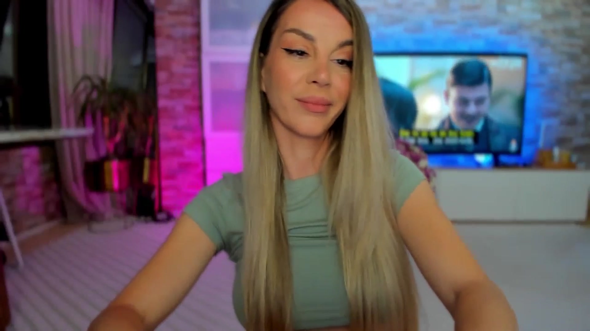 Gallery image thumbnail from Alesia_'s myfreecams stream on, 05/19/2025, 22:59 image 18 of 20