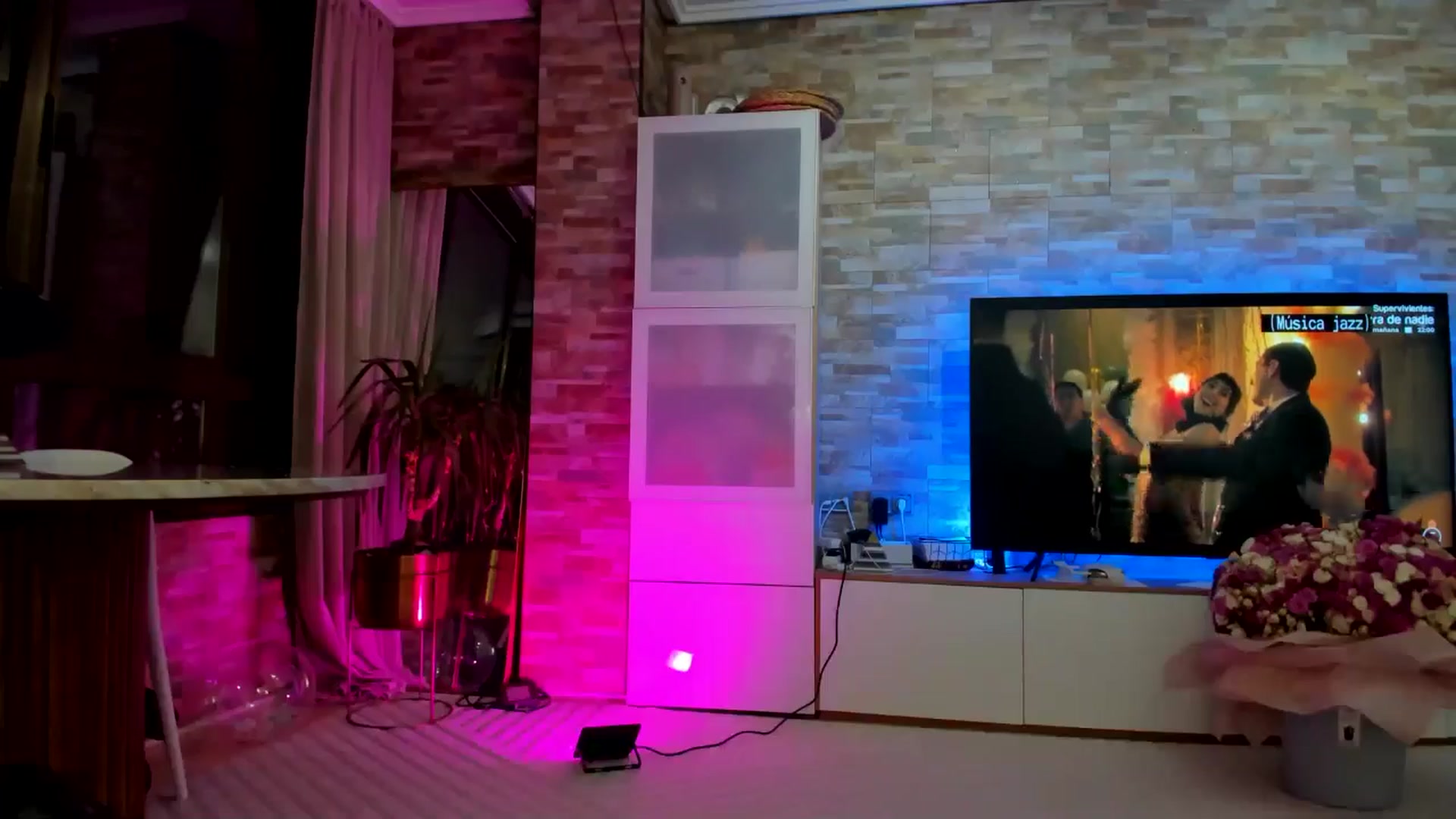 Gallery image thumbnail from Alesia_'s myfreecams stream on, 05/19/2025, 23:43 image 16 of 20