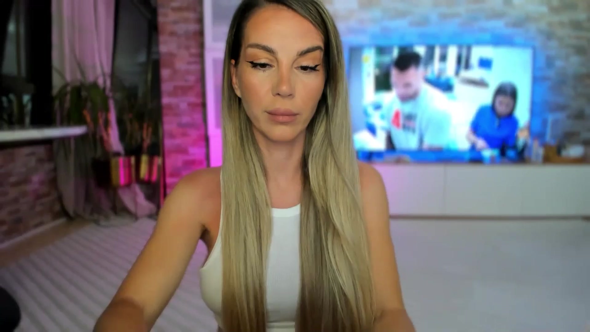 Gallery image thumbnail from Alesia_'s myfreecams stream on, 05/27/2025, 22:38 image 17 of 20