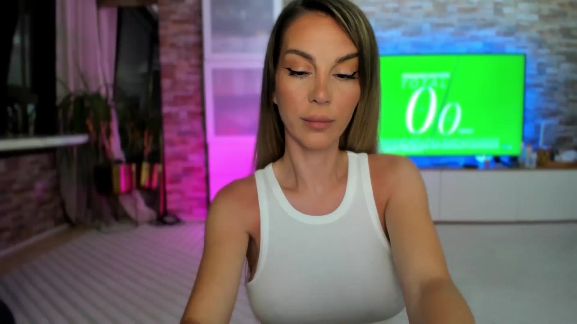Gallery image thumbnail from Alesia_'s myfreecams stream on, 05/27/2025, 22:38 image 15 of 20