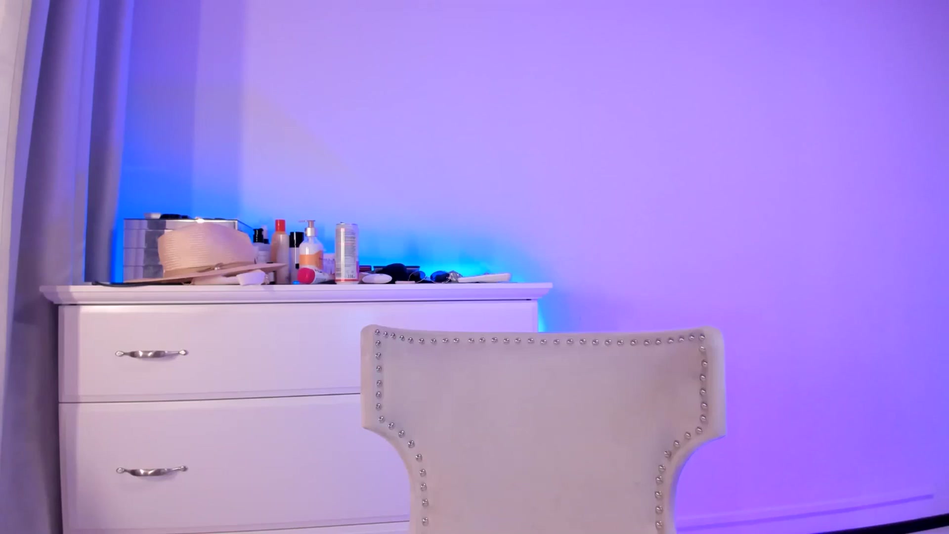 Gallery image thumbnail from Alesia_'s myfreecams stream on, 08/05/2025, 22:30 image 14 of 20