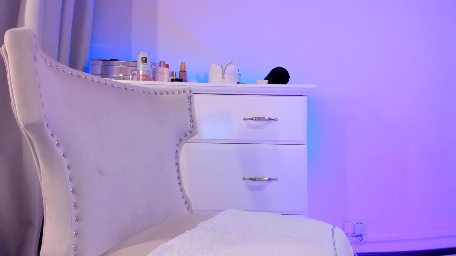 Gallery image thumbnail from Alesia_'s myfreecams stream on, 08/23/2025, 24:15 image 7 of 20