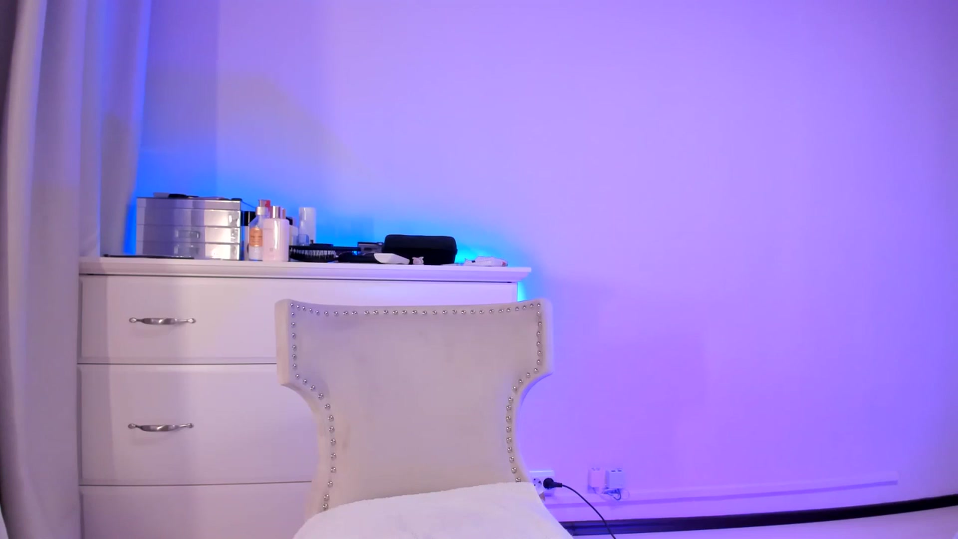 Gallery image thumbnail from Alesia_'s myfreecams stream on, 09/06/2025, 23:14 image 8 of 20