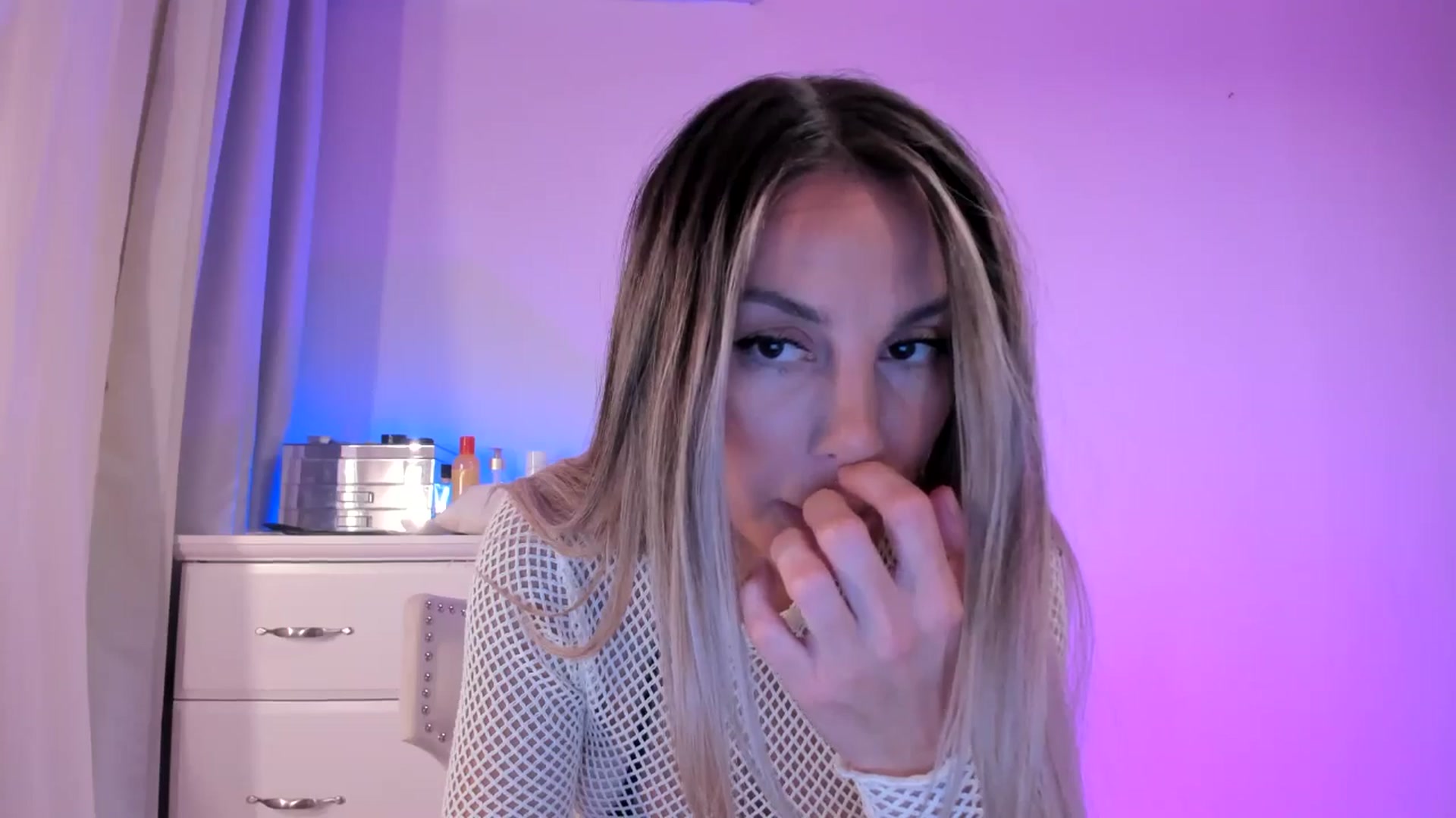 Gallery image thumbnail from Alesia_'s myfreecams stream on, 09/22/2025, 22:20 image 12 of 20
