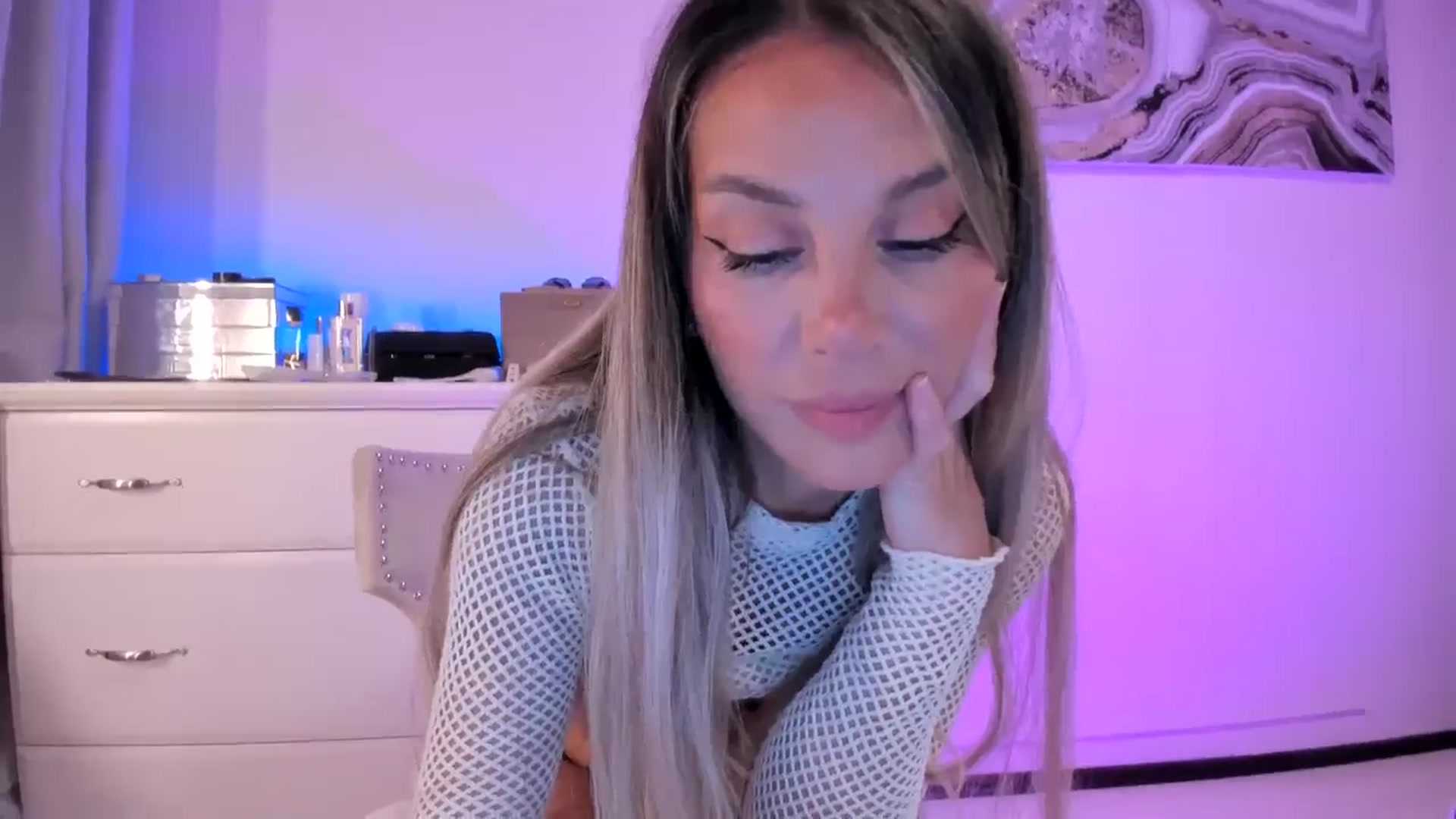 Gallery image thumbnail from Alesia_'s myfreecams stream on, 09/24/2025, 22:54 image 19 of 20