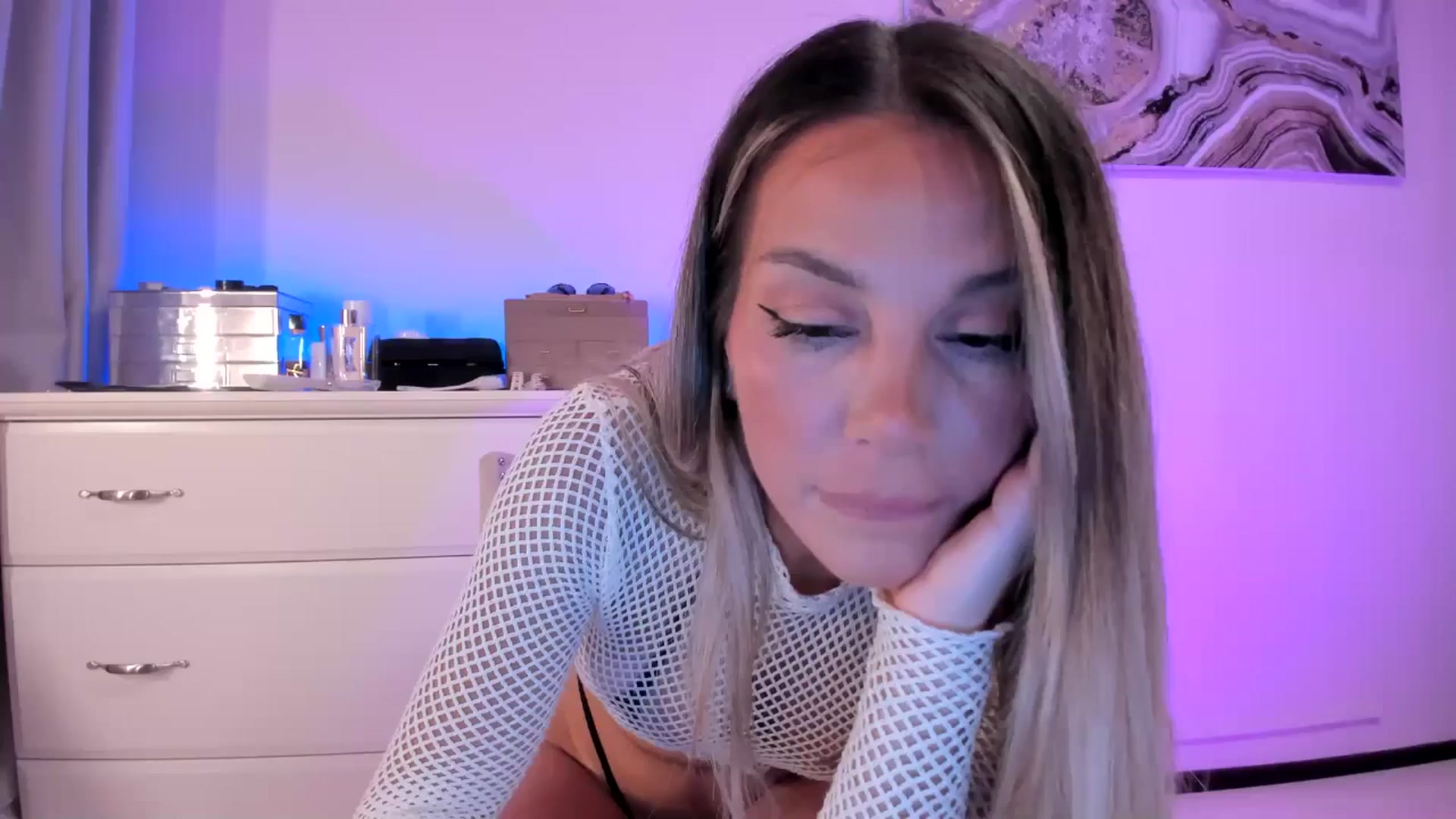 Gallery image thumbnail from Alesia_'s myfreecams stream on, 09/24/2025, 22:54 image 12 of 20