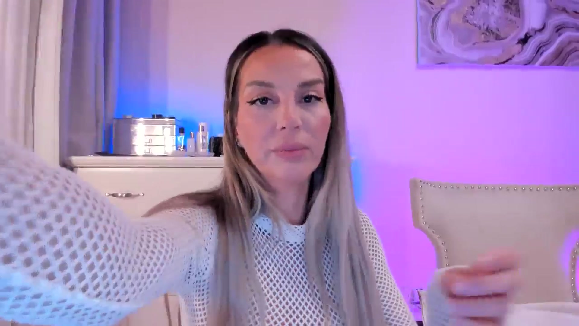 Gallery image thumbnail from Alesia_'s myfreecams stream on, 09/24/2025, 22:54 image 5 of 20