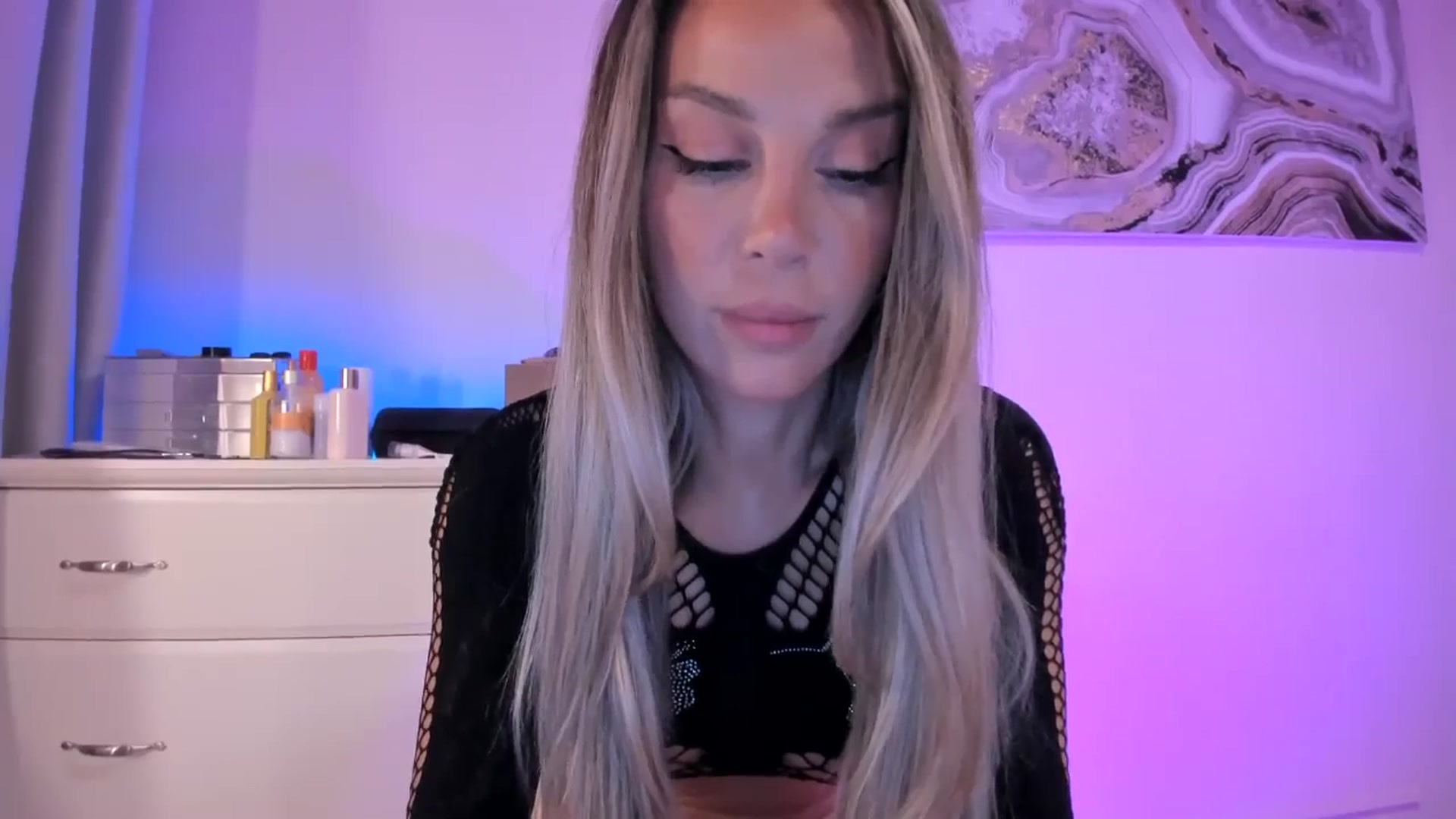 Gallery image thumbnail from Alesia_'s myfreecams stream on, 09/25/2025, 22:01 image 13 of 20