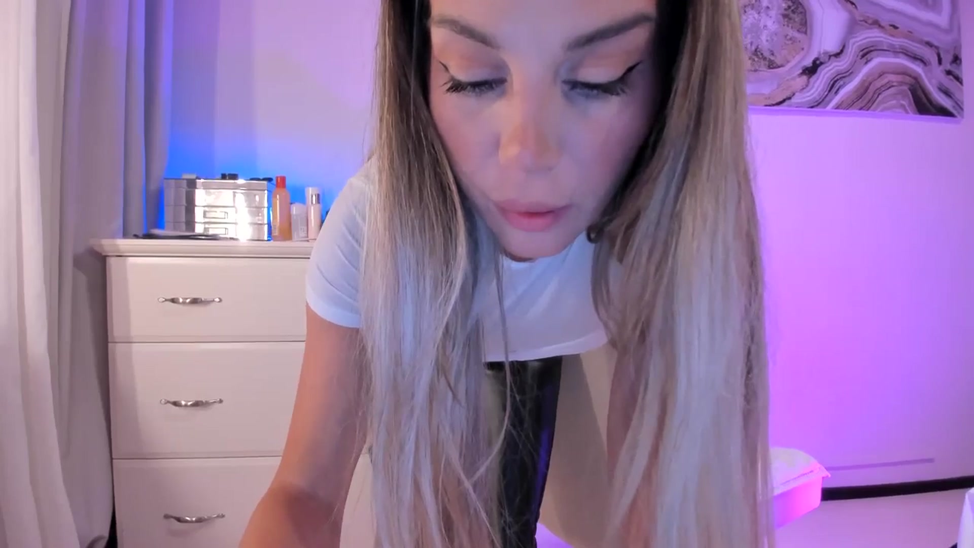 Gallery image thumbnail from Alesia_'s myfreecams stream on, 09/27/2025, 21:38 image 10 of 20