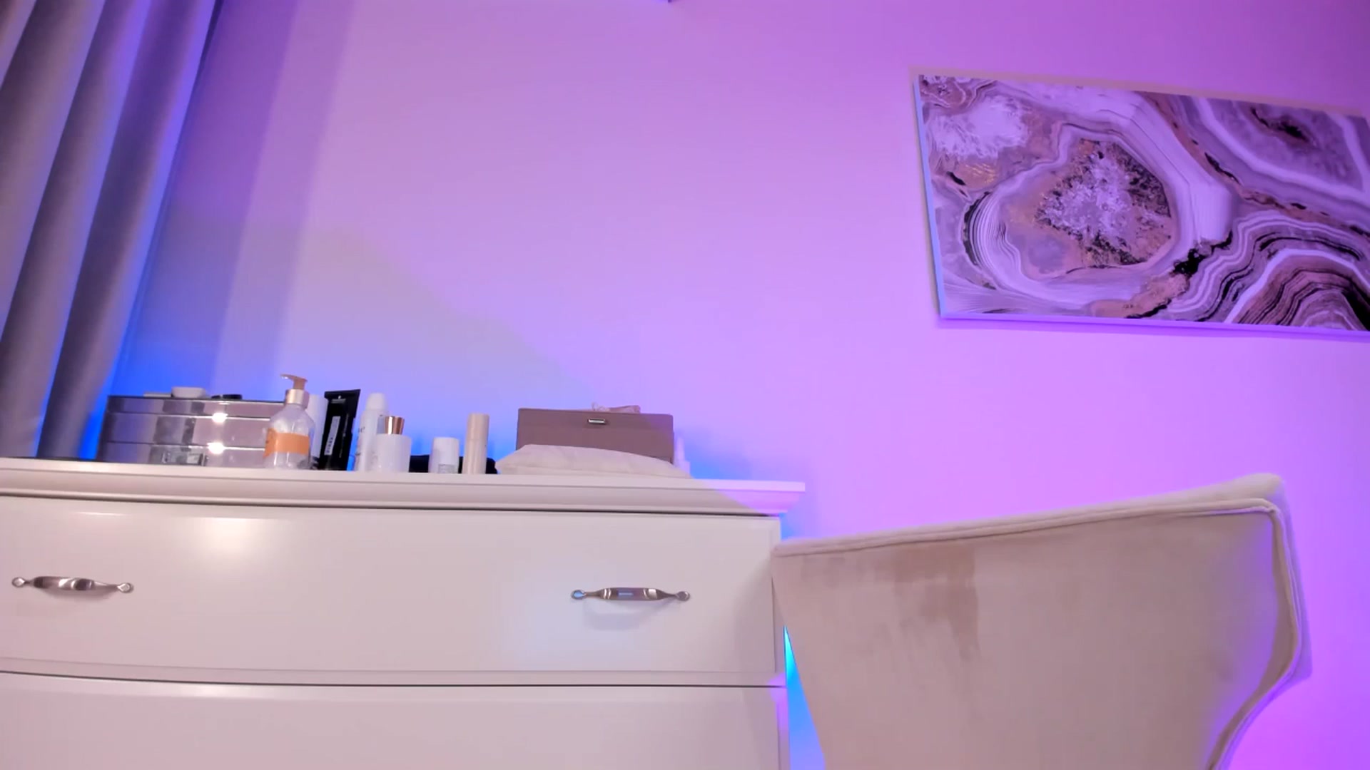 Gallery image thumbnail from Alesia_'s myfreecams stream on, 10/12/2025, 23:14 image 3 of 20