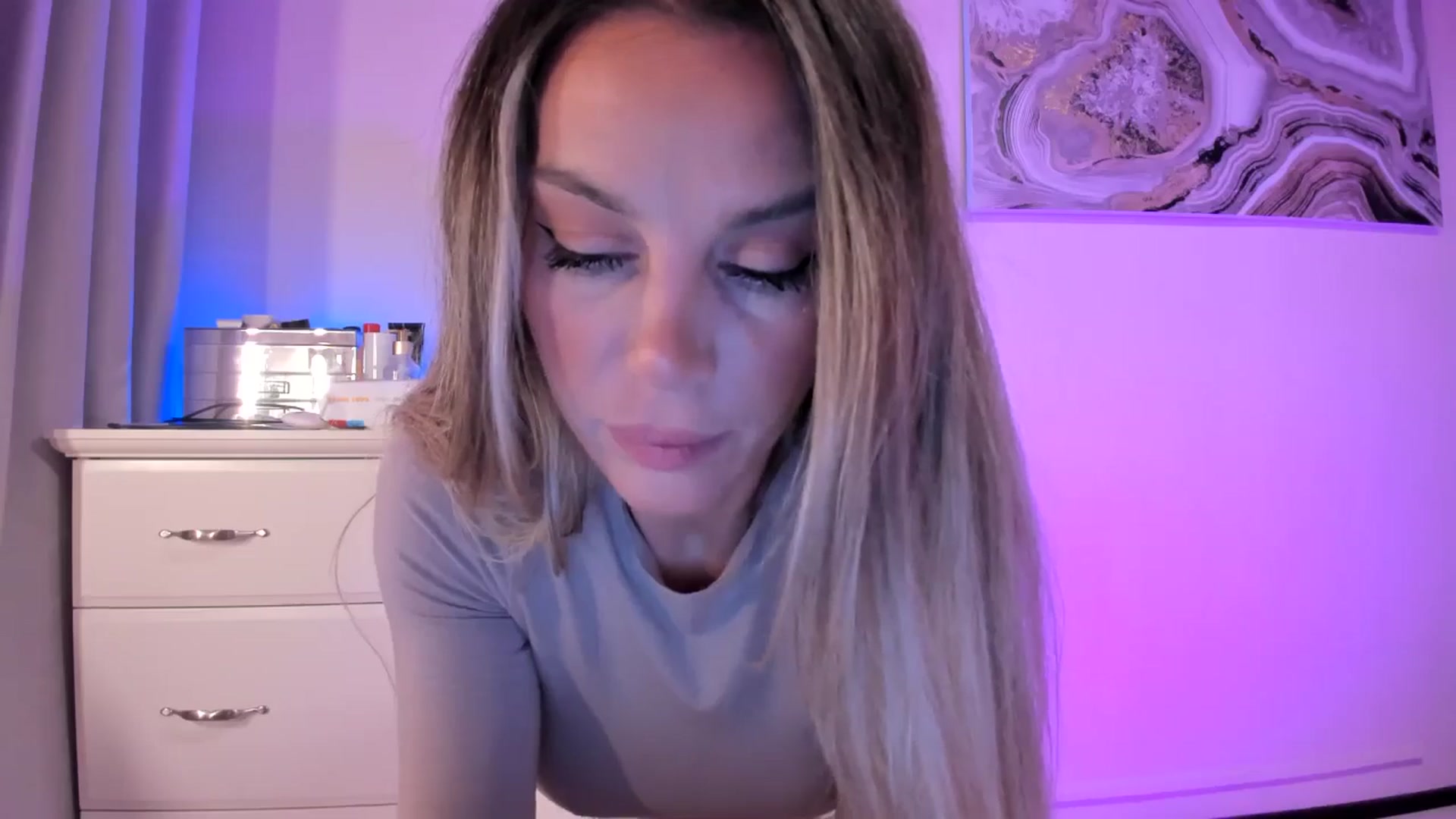 Gallery image thumbnail from Alesia_'s myfreecams stream on, 10/13/2025, 21:31 image 3 of 20