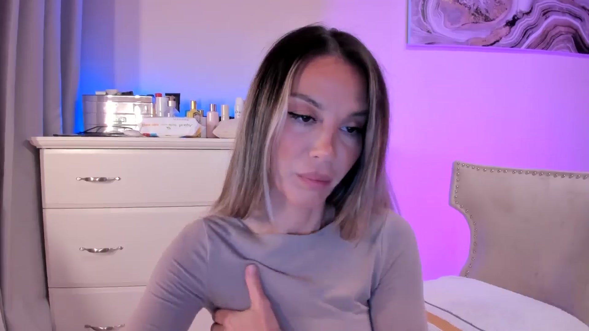 Gallery image thumbnail from Alesia_'s myfreecams stream on, 10/13/2025, 21:31 image 10 of 20
