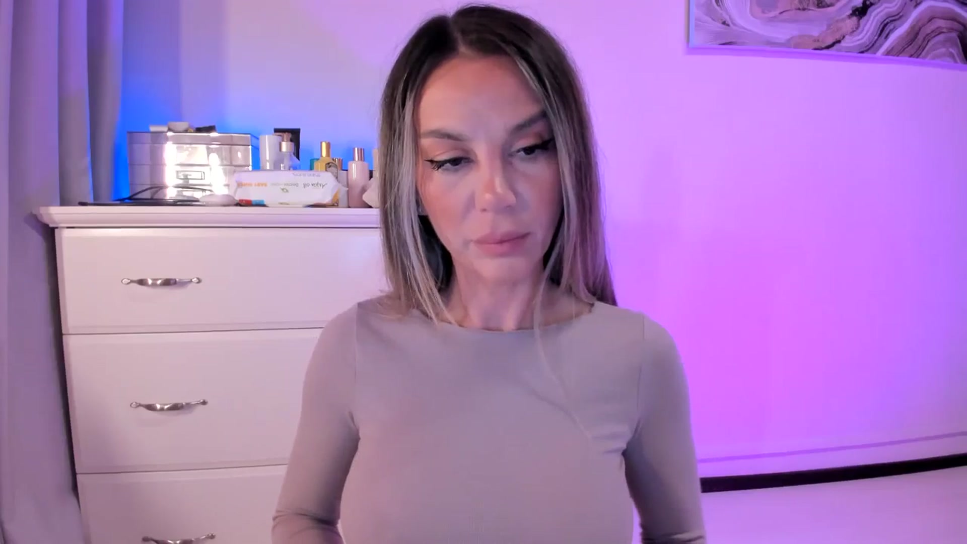 Gallery image thumbnail from Alesia_'s myfreecams stream on, 10/13/2025, 22:49 image 13 of 20