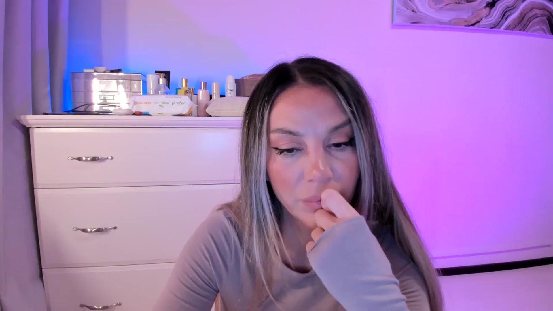 Gallery image thumbnail from Alesia_'s myfreecams stream on, 10/13/2025, 22:49 image 15 of 20