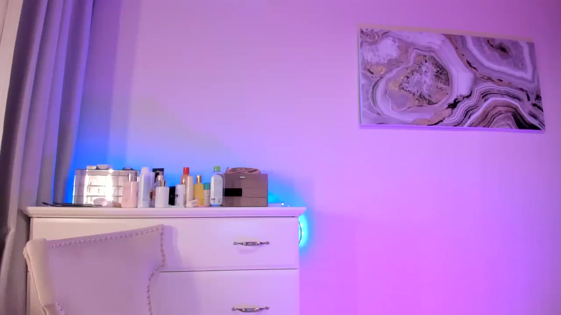 Gallery image thumbnail from Alesia_'s myfreecams stream on, 10/18/2025, 24:02 image 1 of 20