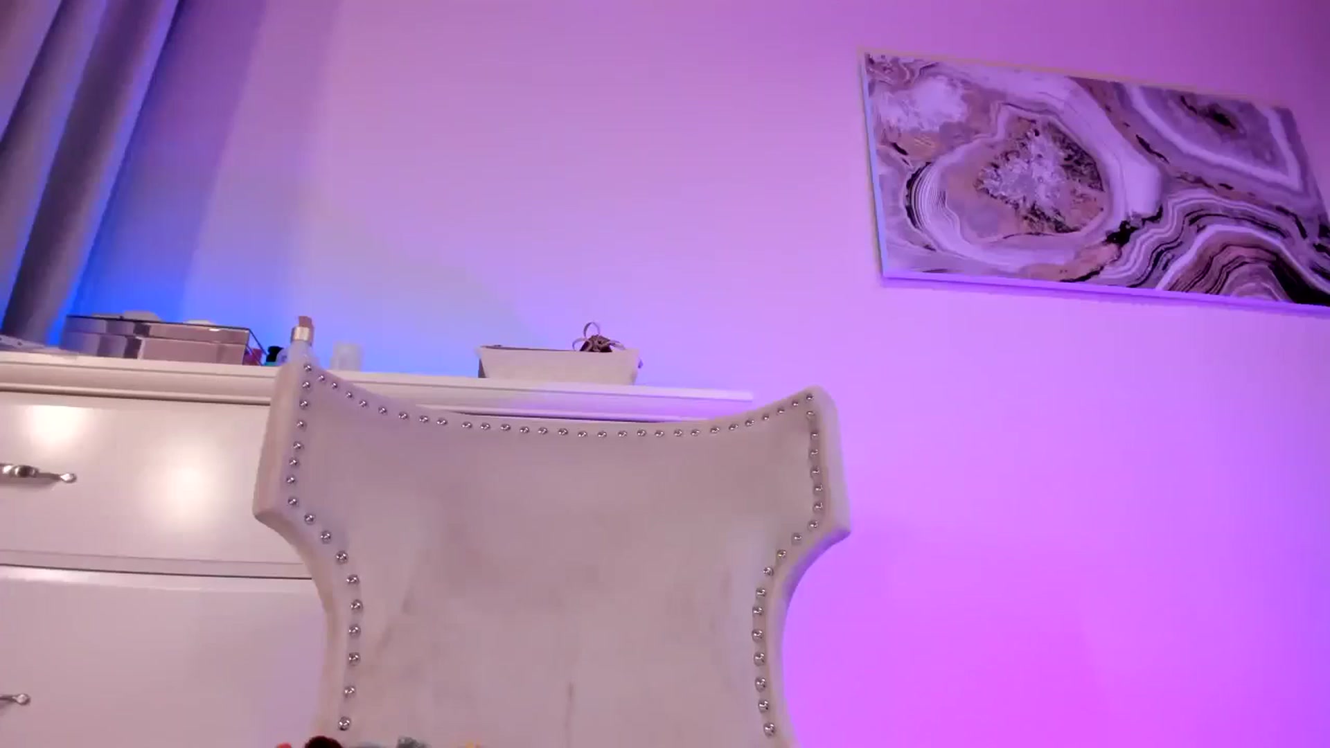 Gallery image thumbnail from Alesia_'s myfreecams stream on, 10/19/2025, 24:03 image 6 of 20