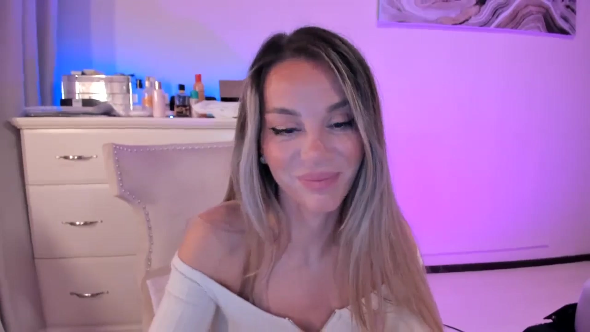 Gallery image thumbnail from Alesia_'s myfreecams stream on, 10/20/2025, 23:30 image 20 of 20