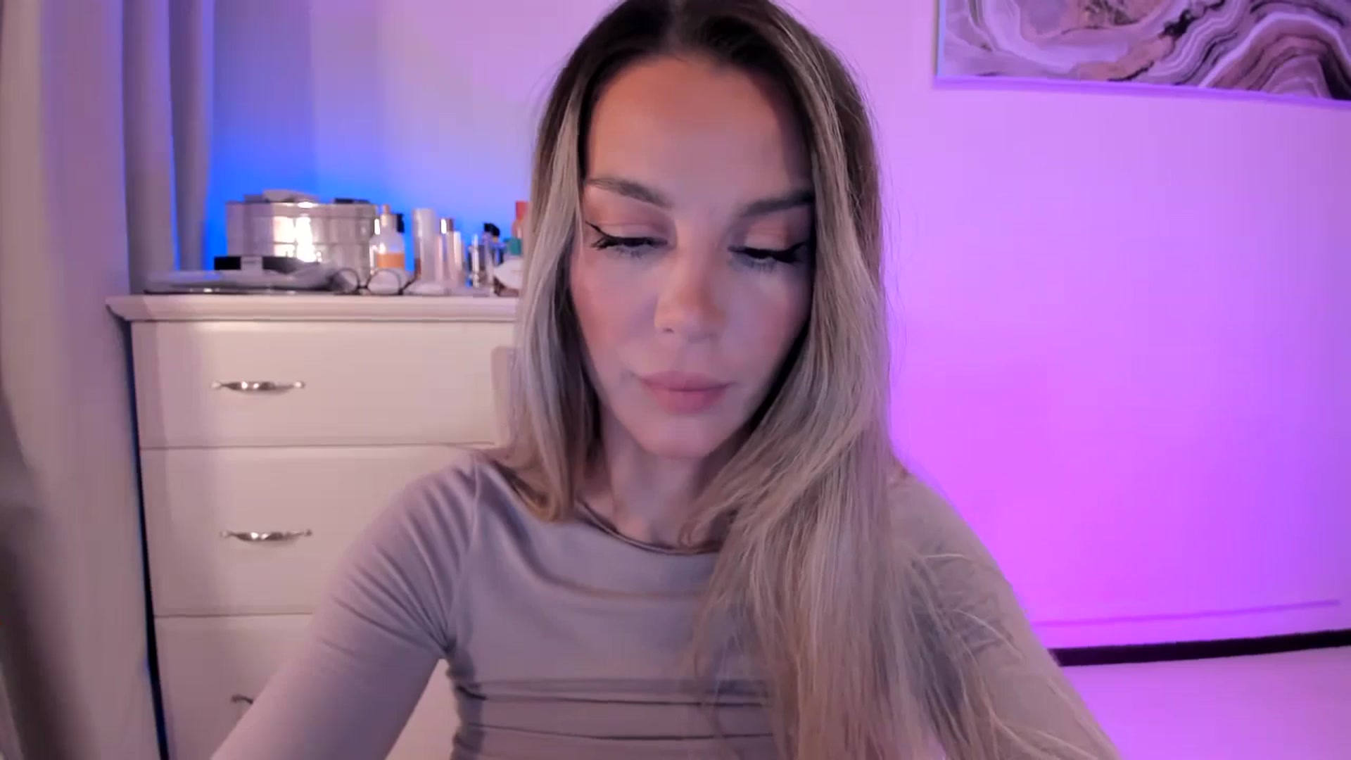 Gallery image thumbnail from Alesia_'s myfreecams stream on, 10/23/2025, 23:31 image 9 of 20