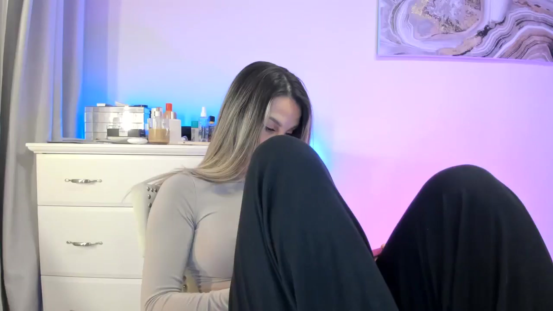Gallery image thumbnail from Alesia_'s myfreecams stream on, 11/02/2025, 24:31 image 20 of 20