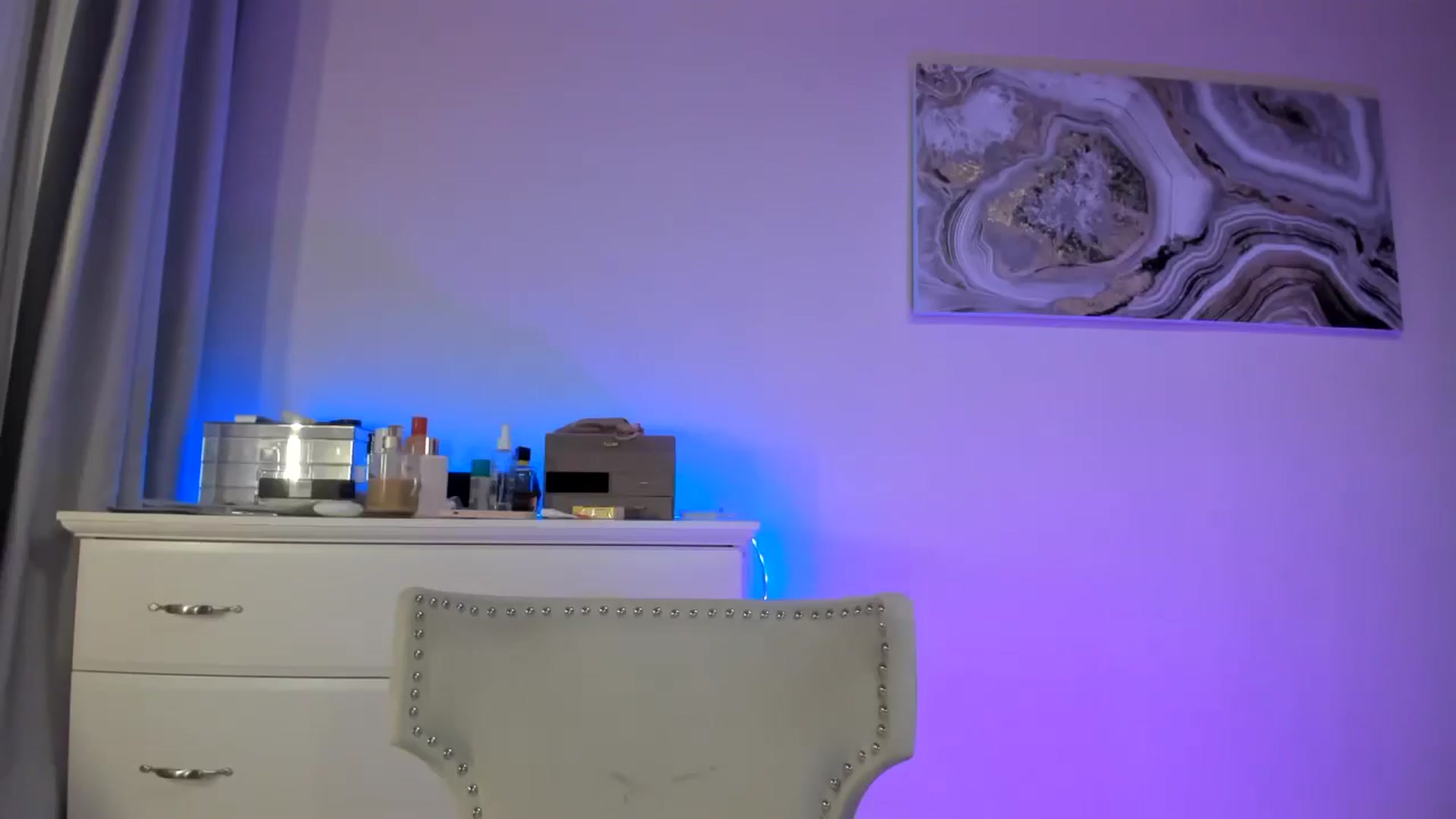 Gallery image thumbnail from Alesia_'s myfreecams stream on, 11/02/2025, 24:31 image 5 of 20