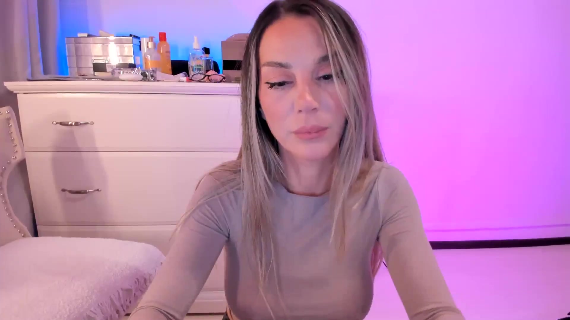 Gallery image thumbnail from Alesia_'s myfreecams stream on, 11/03/2025, 24:04 image 20 of 20