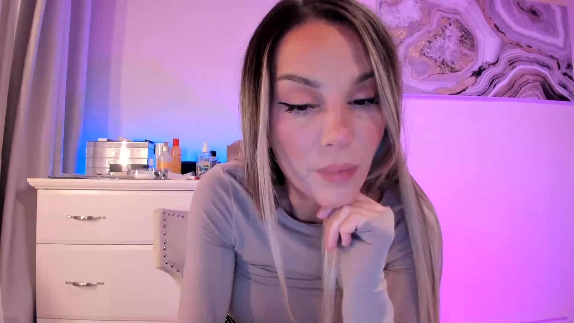 Gallery image thumbnail from Alesia_'s myfreecams stream on, 11/03/2025, 24:04 image 14 of 20