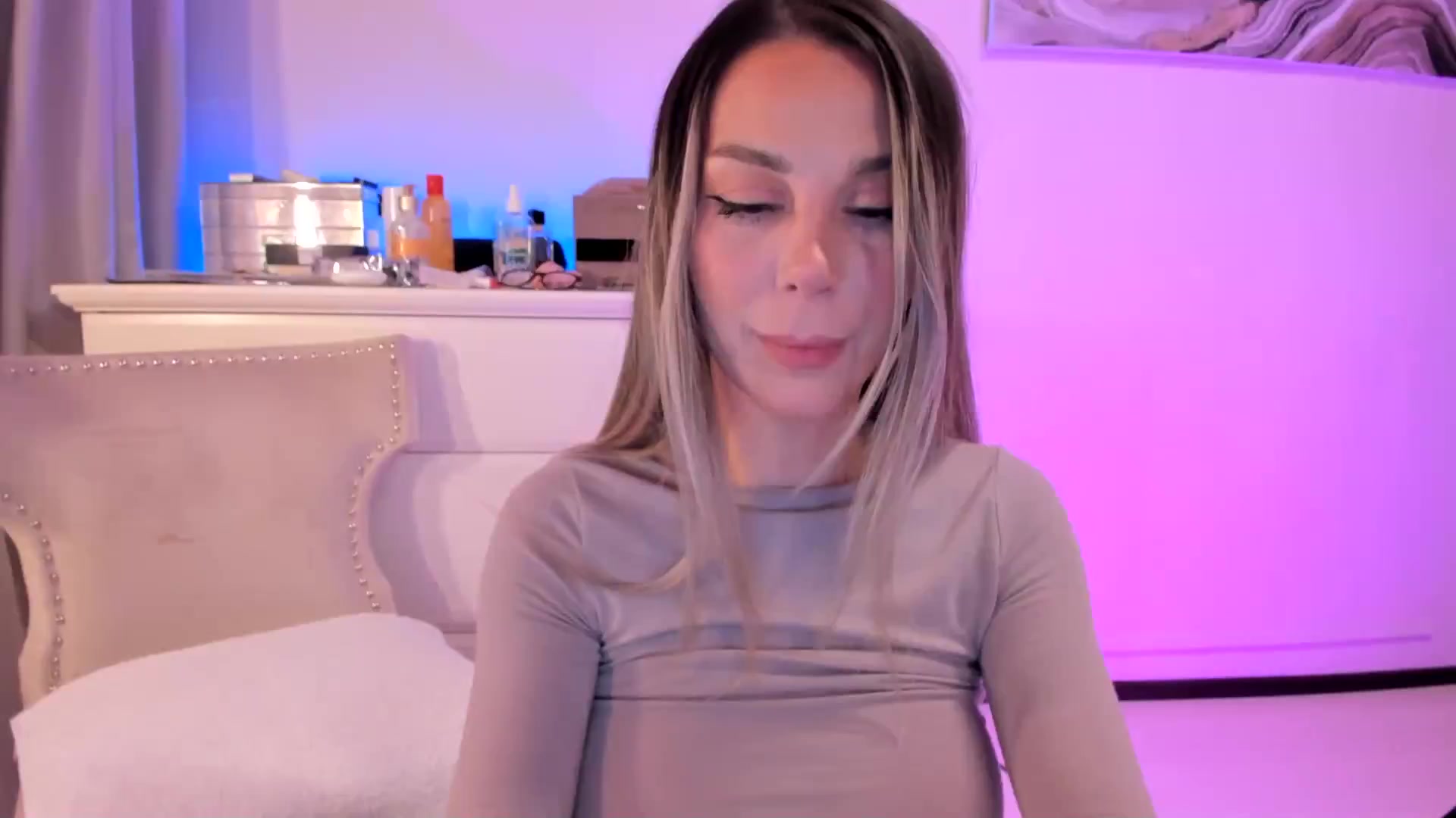 Gallery image thumbnail from Alesia_'s myfreecams stream on, 11/03/2025, 24:04 image 9 of 20