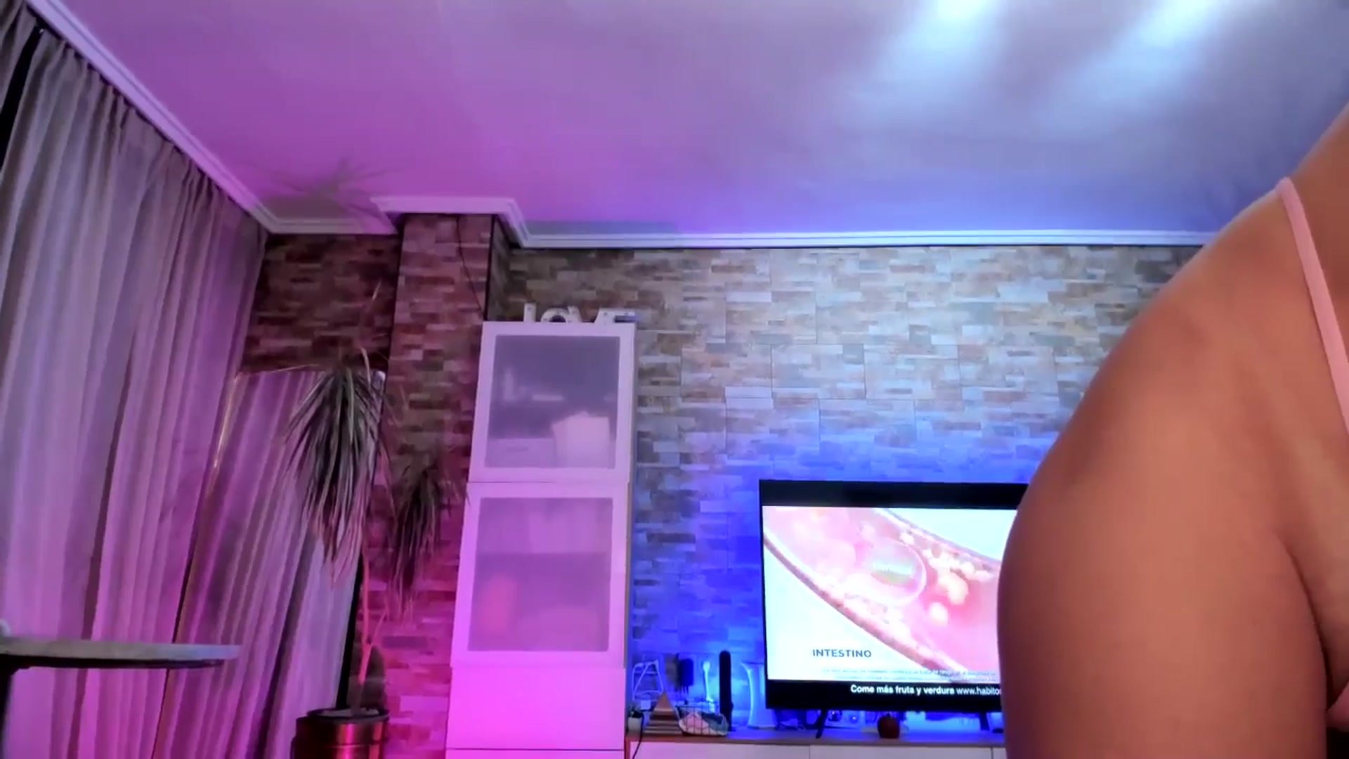 Gallery image thumbnail from Alesia_'s myfreecams stream on, 11/07/2025, 23:38 image 9 of 20