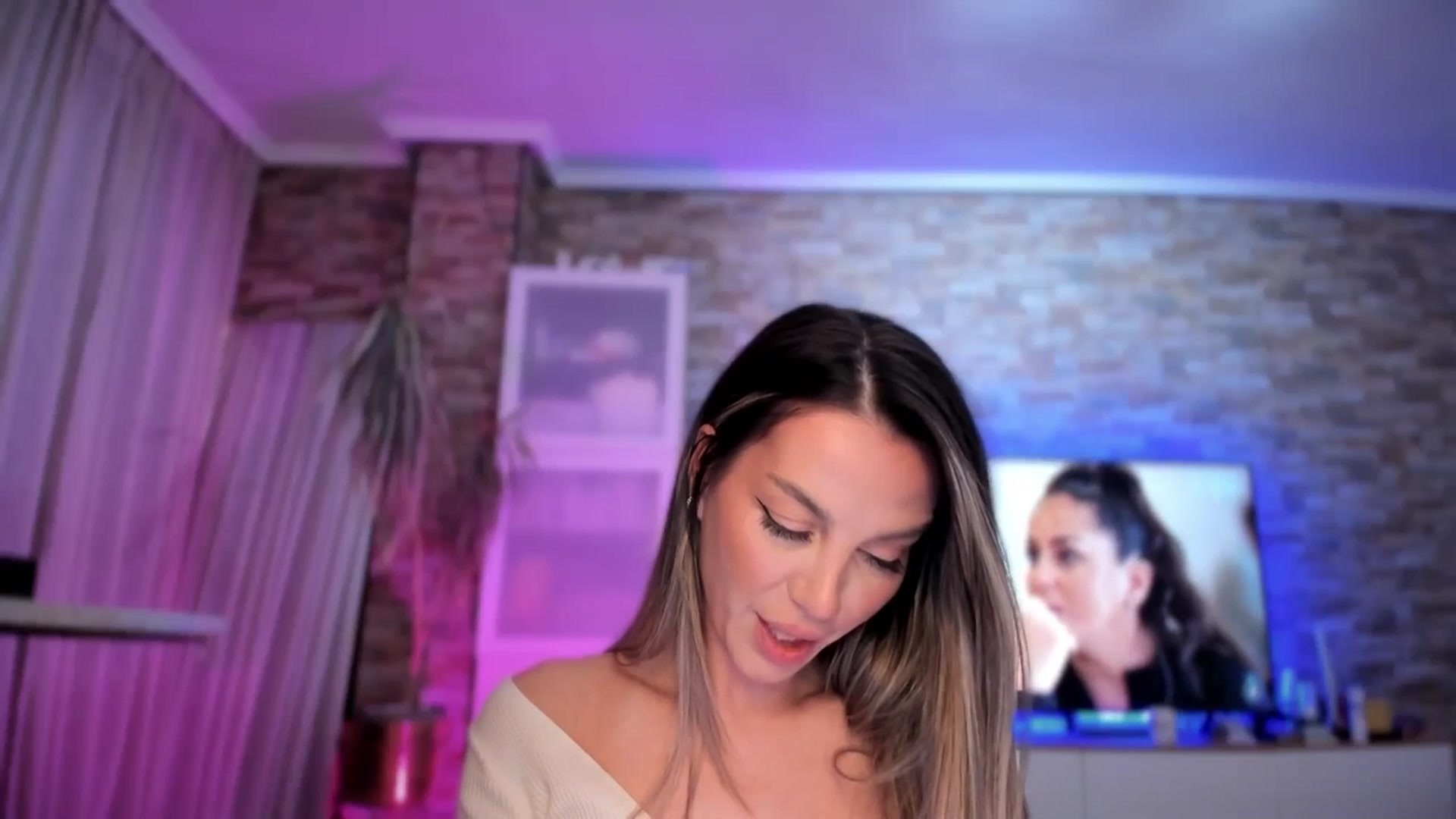Gallery image thumbnail from Alesia_'s myfreecams stream on, 11/09/2025, 24:00 image 9 of 20