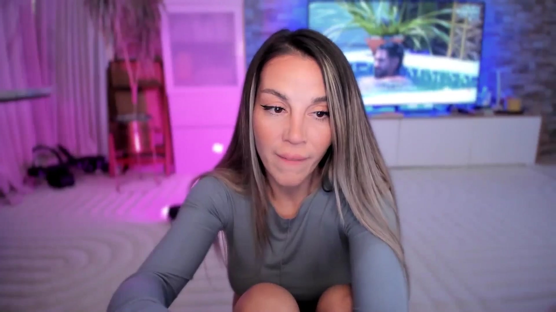 Gallery image thumbnail from Alesia_'s myfreecams stream on, 11/11/2025, 24:55 image 15 of 20