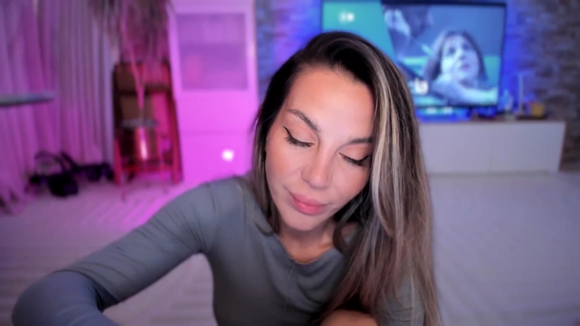 Gallery image thumbnail from Alesia_'s myfreecams stream on, 11/11/2025, 24:55 image 20 of 20