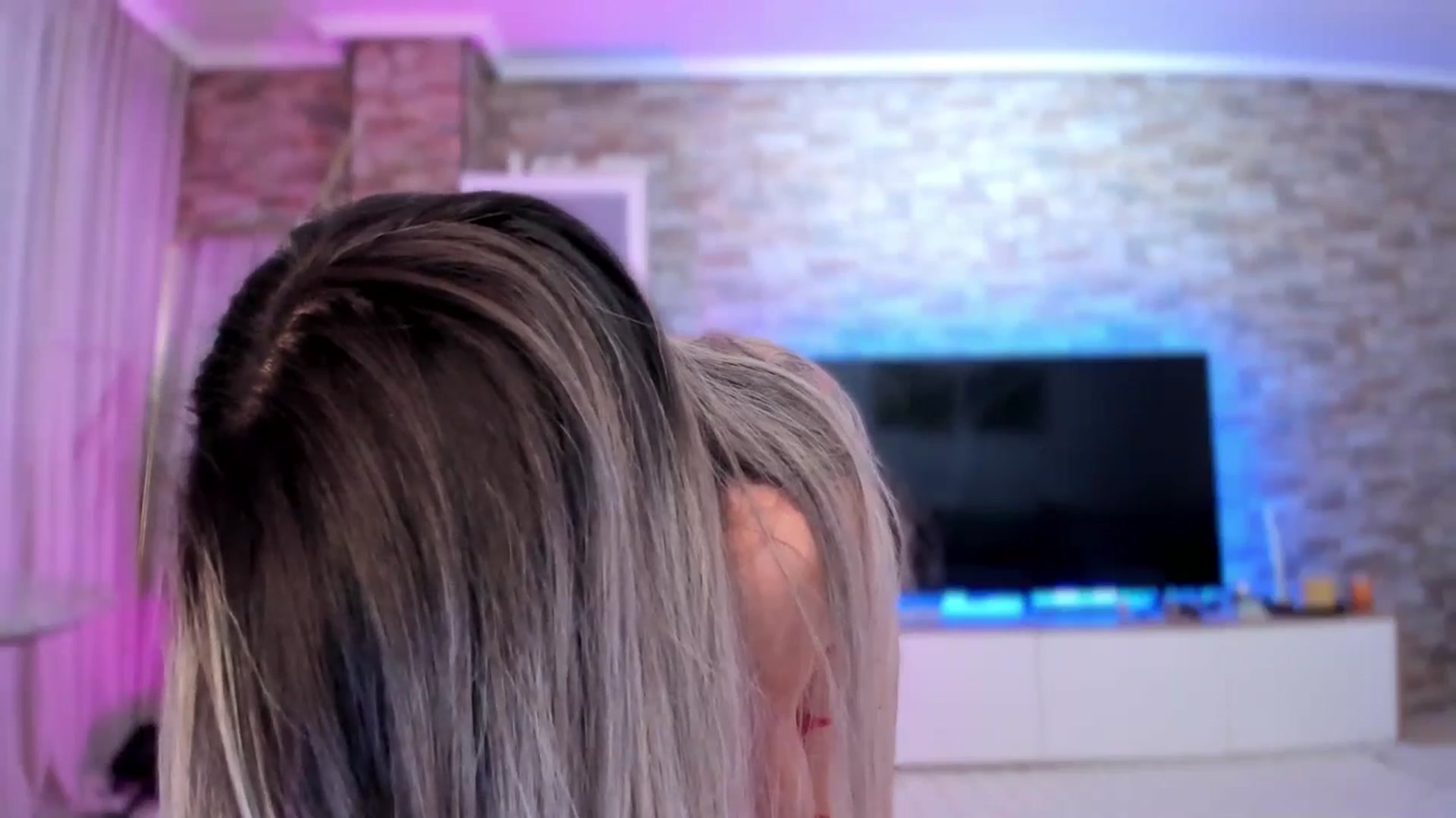 Gallery image thumbnail from Alesia_'s myfreecams stream on, 11/13/2025, 02:50 image 7 of 20