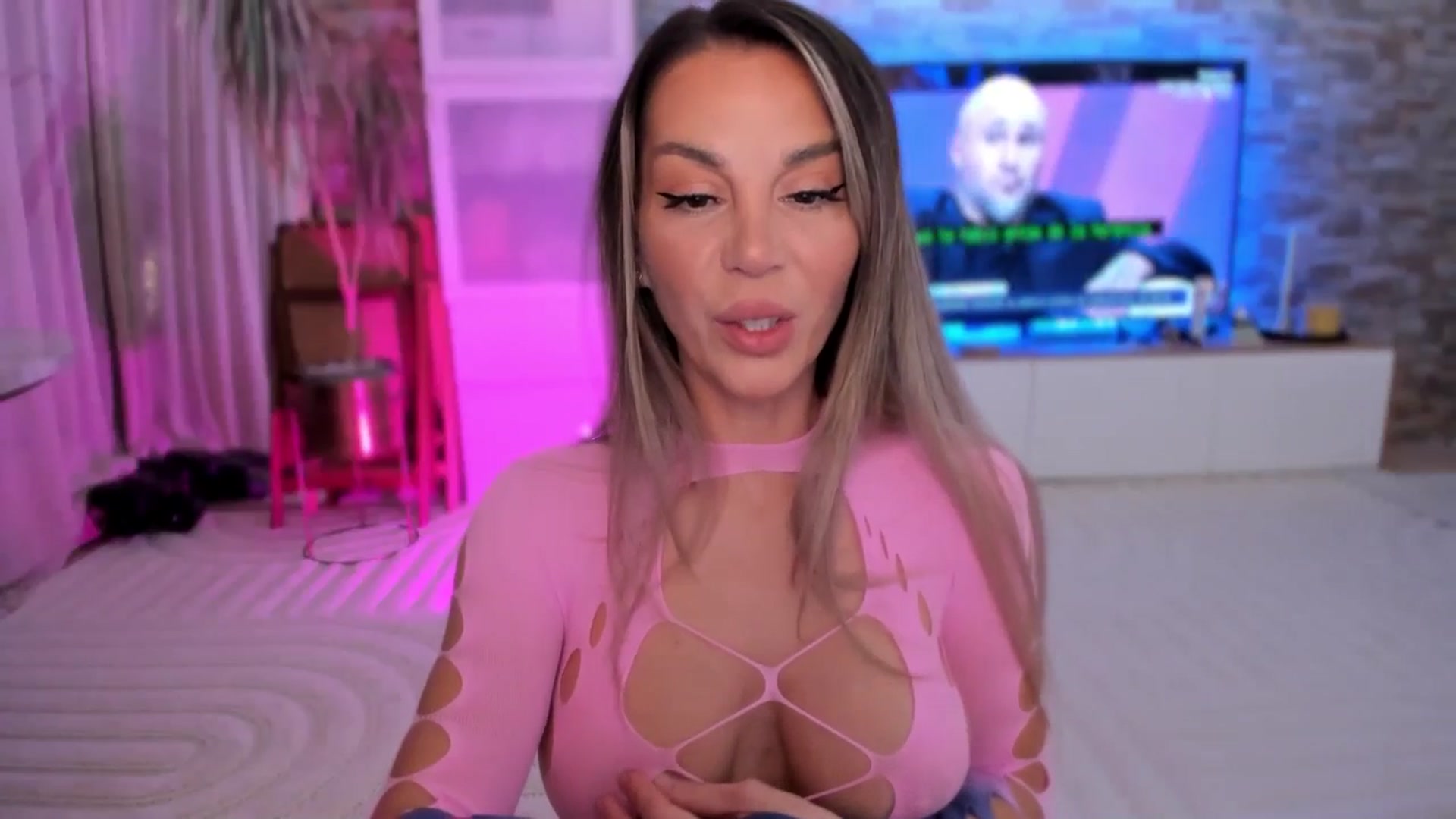 Gallery image thumbnail from Alesia_'s myfreecams stream on, 11/15/2025, 01:14 image 4 of 20