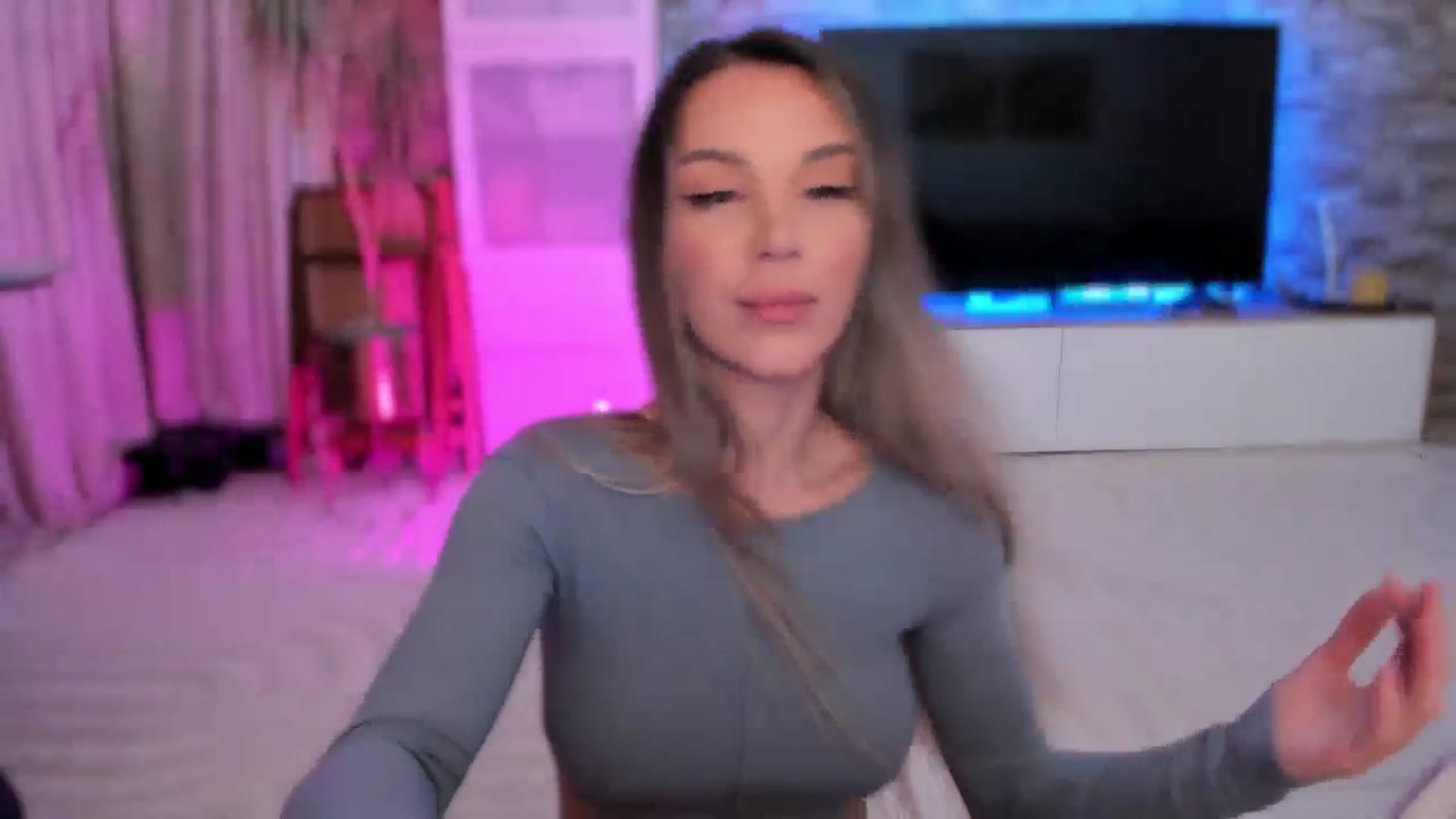 Gallery image thumbnail from Alesia_'s myfreecams stream on, 11/16/2025, 01:14 image 18 of 20