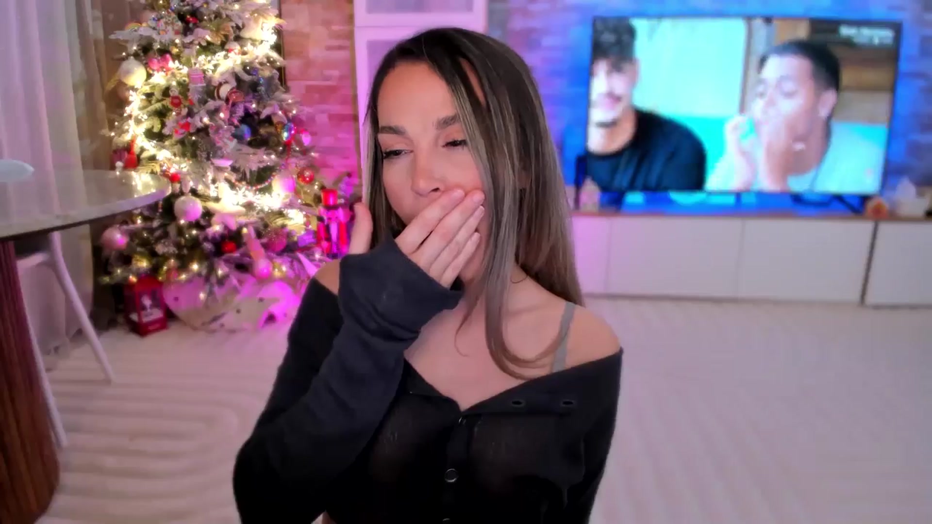 Gallery image thumbnail from Alesia_'s myfreecams stream on, 11/27/2025, 24:25 image 2 of 20