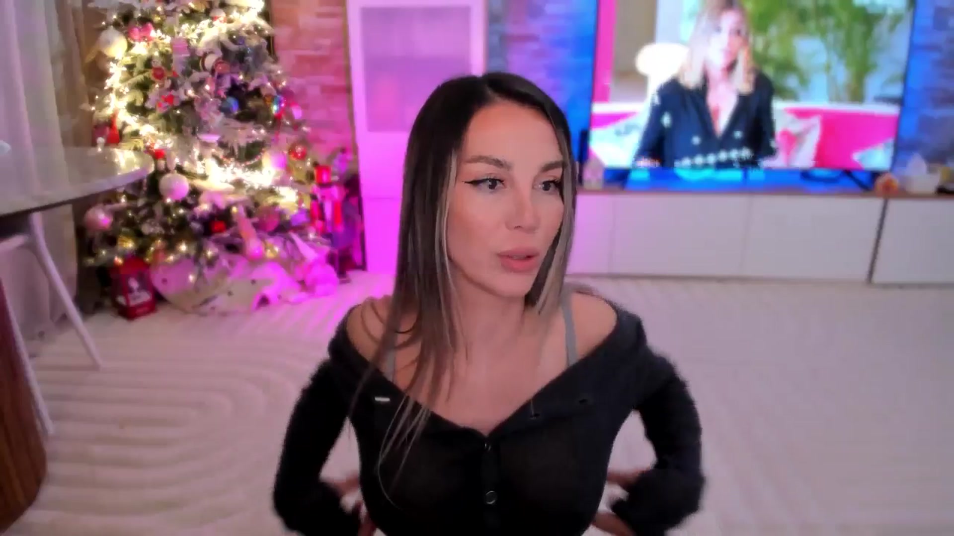 Gallery image thumbnail from Alesia_'s myfreecams stream on, 11/27/2025, 24:25 image 17 of 20