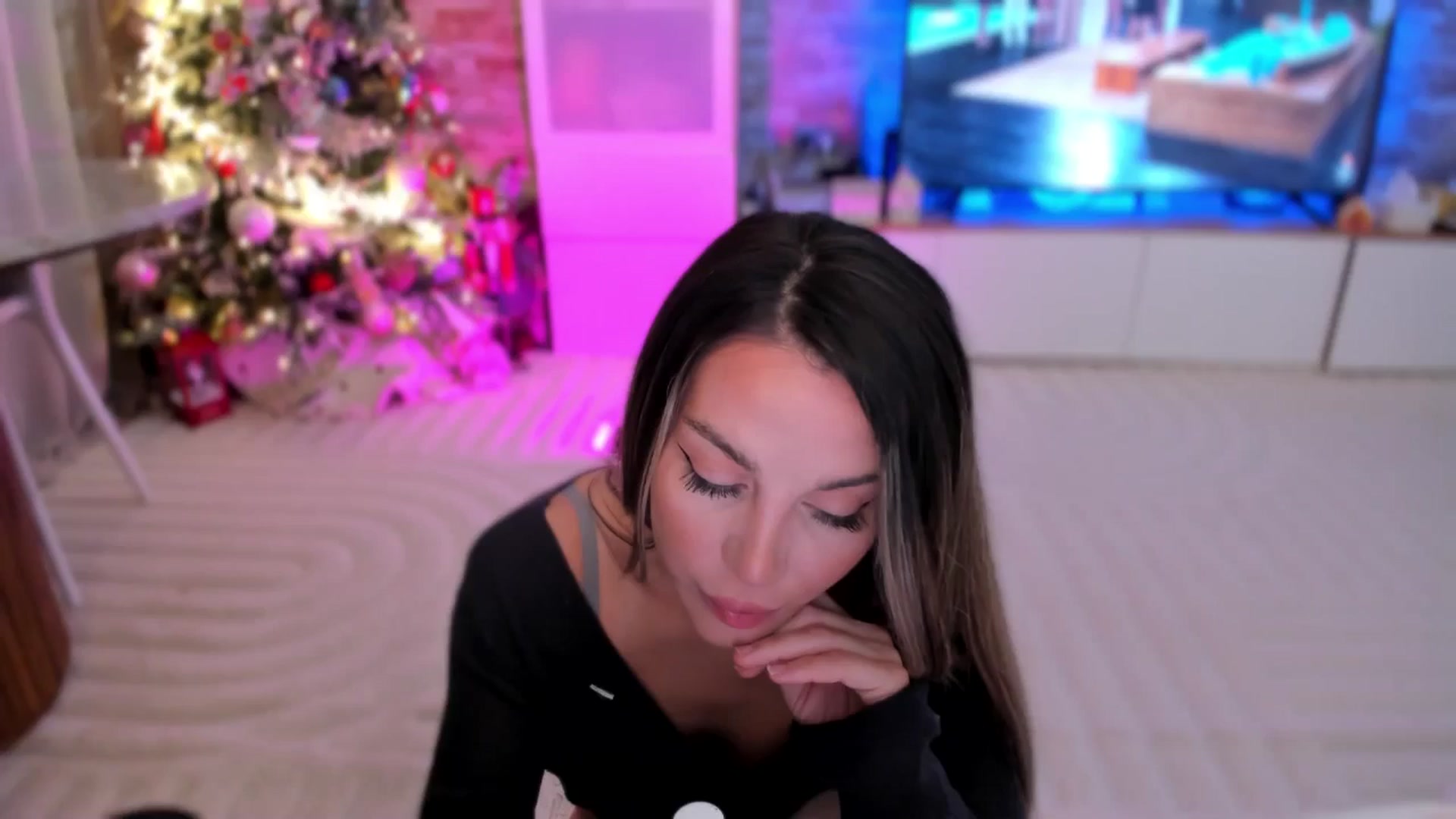 Gallery image thumbnail from Alesia_'s myfreecams stream on, 11/27/2025, 24:25 image 20 of 20