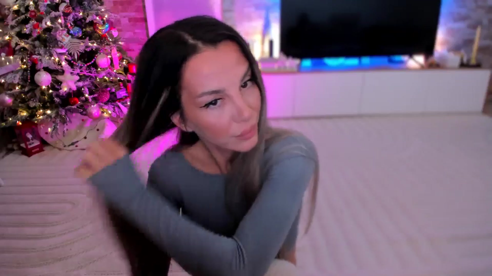 Gallery image thumbnail from Alesia_'s myfreecams stream on, 12/03/2025, 01:08 image 13 of 20