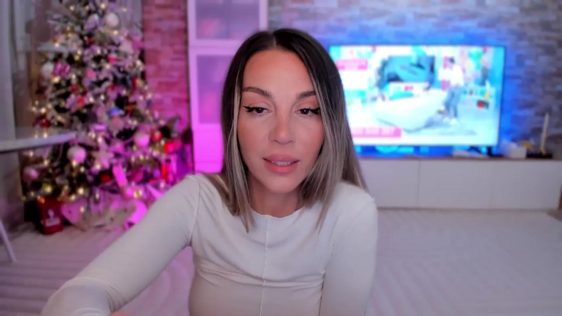 Gallery image thumbnail from Alesia_'s myfreecams stream on, 12/13/2025, 02:38 image 6 of 20