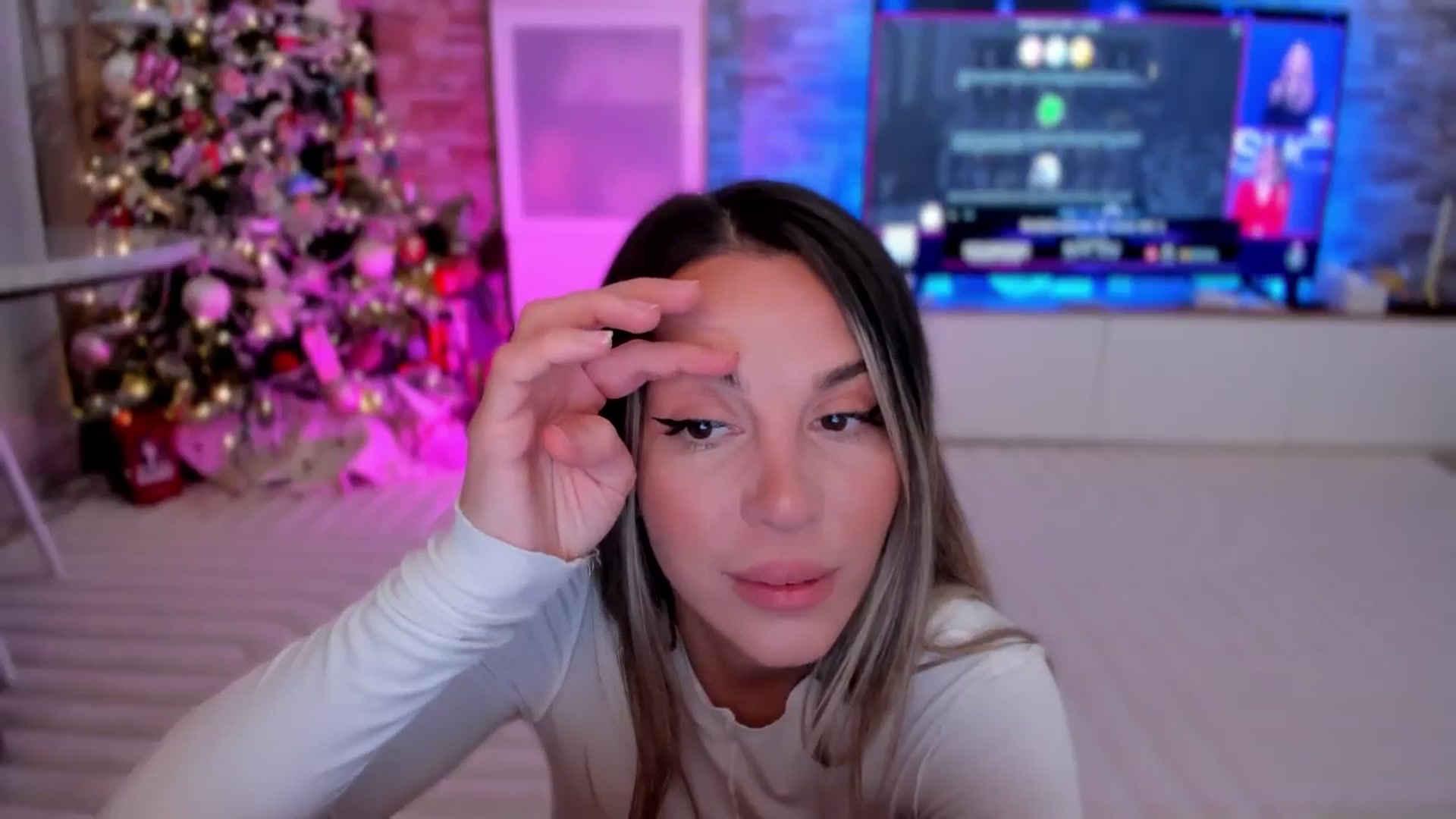 Gallery image thumbnail from Alesia_'s myfreecams stream on, 12/13/2025, 02:38 image 9 of 20