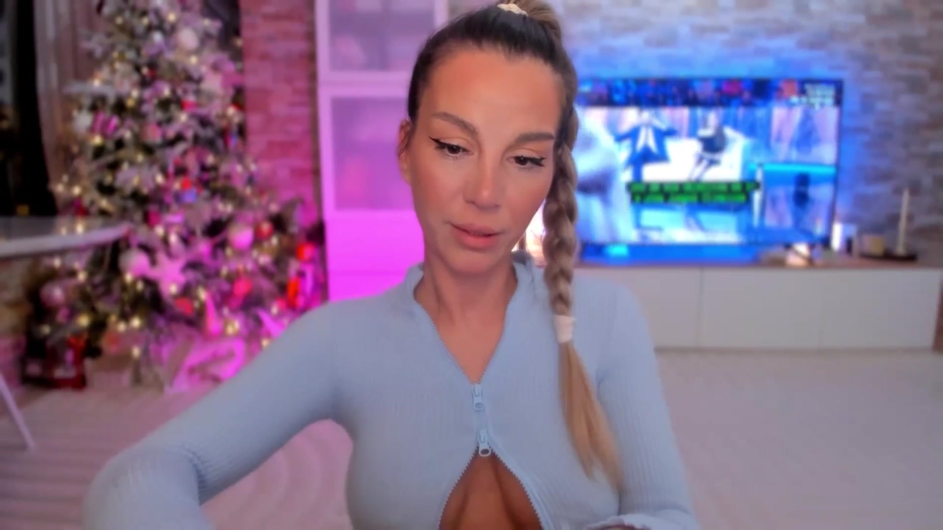 Gallery image thumbnail from Alesia_'s myfreecams stream on, 12/27/2025, 24:04 image 18 of 20