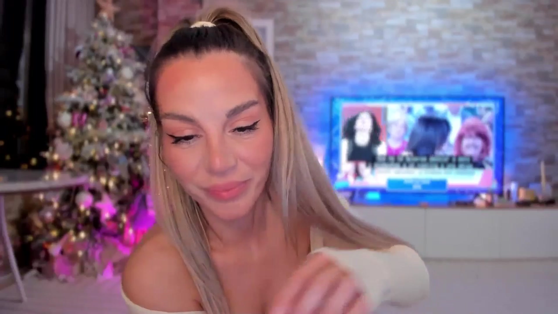 Gallery image thumbnail from Alesia_'s myfreecams stream on, 01/04/2026, 01:03 image 11 of 20