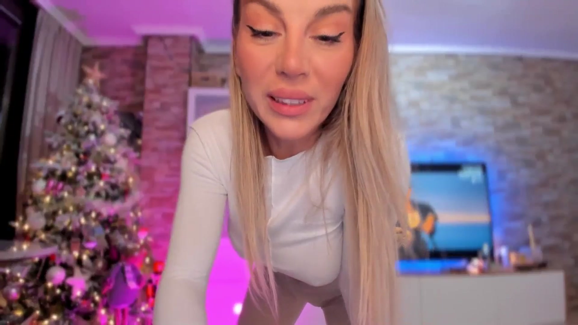 Gallery image thumbnail from Alesia_'s myfreecams stream on, 01/05/2026, 23:57 image 3 of 20