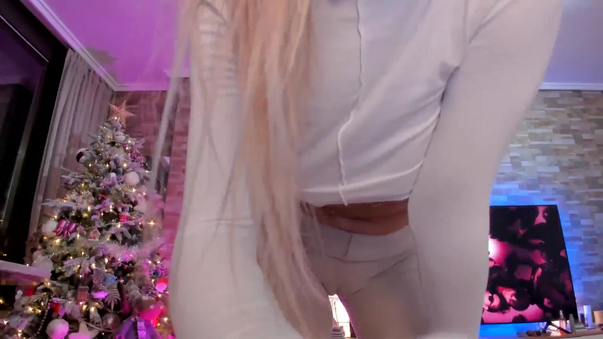 Gallery image thumbnail from Alesia_'s myfreecams stream on, 01/05/2026, 23:57 image 13 of 20